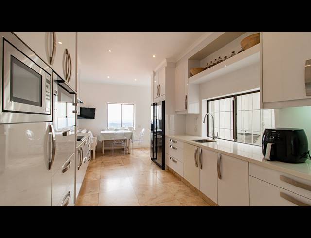 4 BEDROOM TOWNHOUSE FOR SALE IN ST ANDREWS